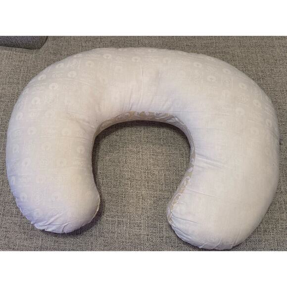 Boppy Original Feeding and Support Pillow Neutral Wildlife - Picture 5 of 6